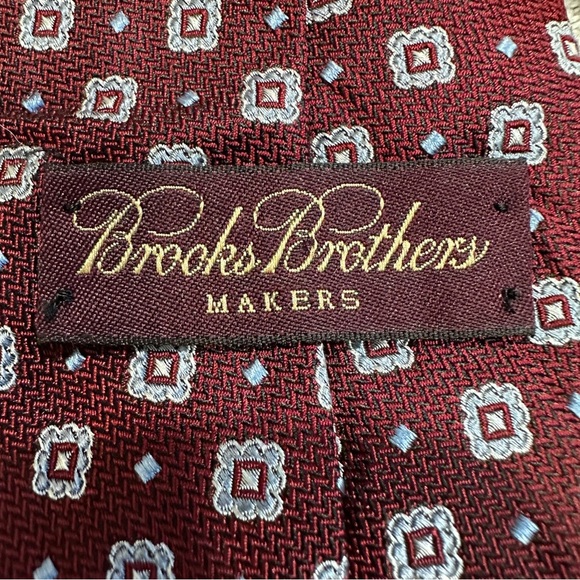 Brooks Brothers pure silk necktie, dark red with square pattern, office, date - Picture 3 of 7